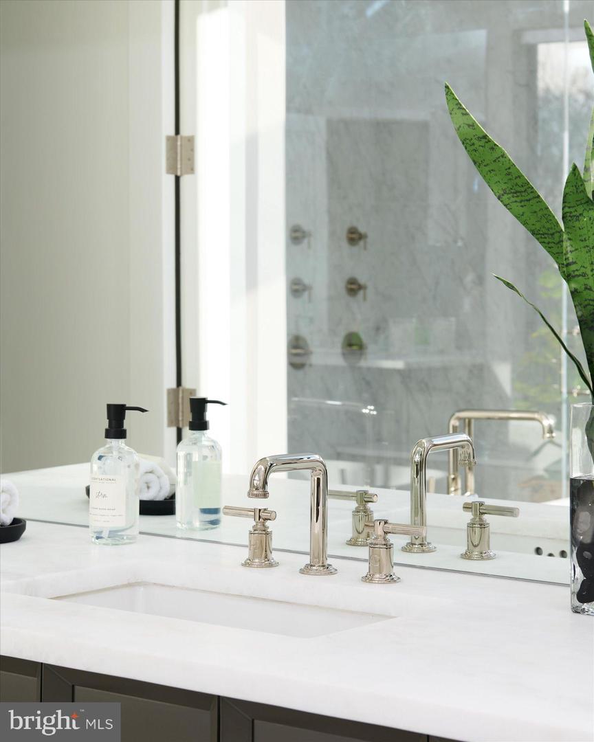 1306 BALLANTRAE CT, MCLEAN, Virginia 22101, 6 Bedrooms Bedrooms, 26 Rooms Rooms,8 BathroomsBathrooms,Residential,For sale,1306 BALLANTRAE CT,VAFX2289520 MLS # VAFX2289520