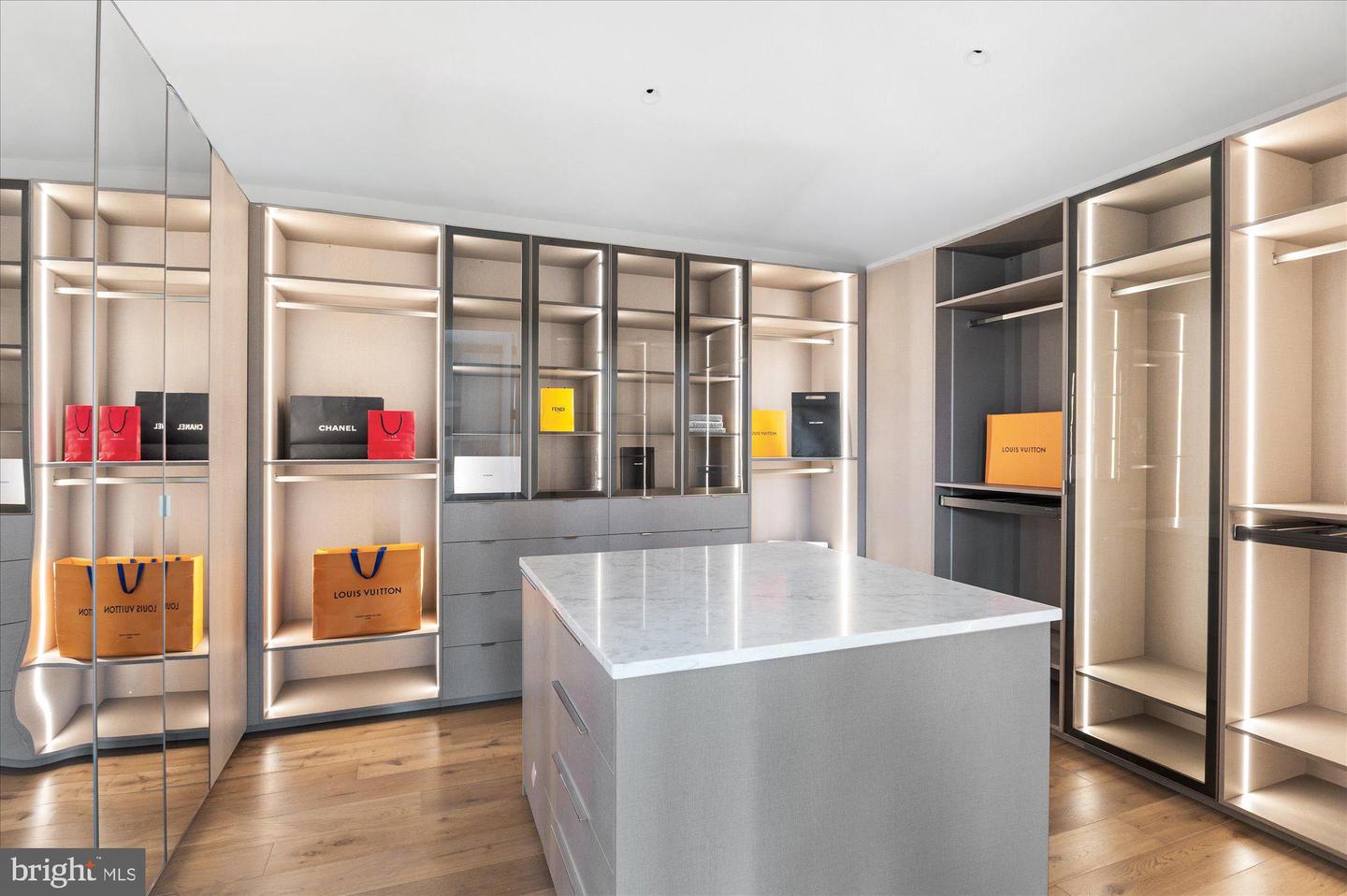 1306 BALLANTRAE CT, MCLEAN, Virginia 22101, 6 Bedrooms Bedrooms, 26 Rooms Rooms,8 BathroomsBathrooms,Residential,For sale,1306 BALLANTRAE CT,VAFX2289520 MLS # VAFX2289520