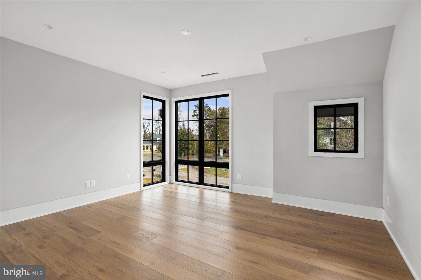 1306 BALLANTRAE CT, MCLEAN, Virginia 22101, 6 Bedrooms Bedrooms, 26 Rooms Rooms,8 BathroomsBathrooms,Residential,For sale,1306 BALLANTRAE CT,VAFX2289520 MLS # VAFX2289520