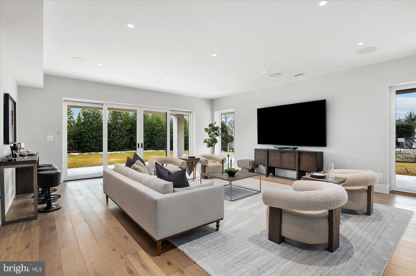 1306 BALLANTRAE CT, MCLEAN, Virginia 22101, 6 Bedrooms Bedrooms, 26 Rooms Rooms,8 BathroomsBathrooms,Residential,For sale,1306 BALLANTRAE CT,VAFX2289520 MLS # VAFX2289520