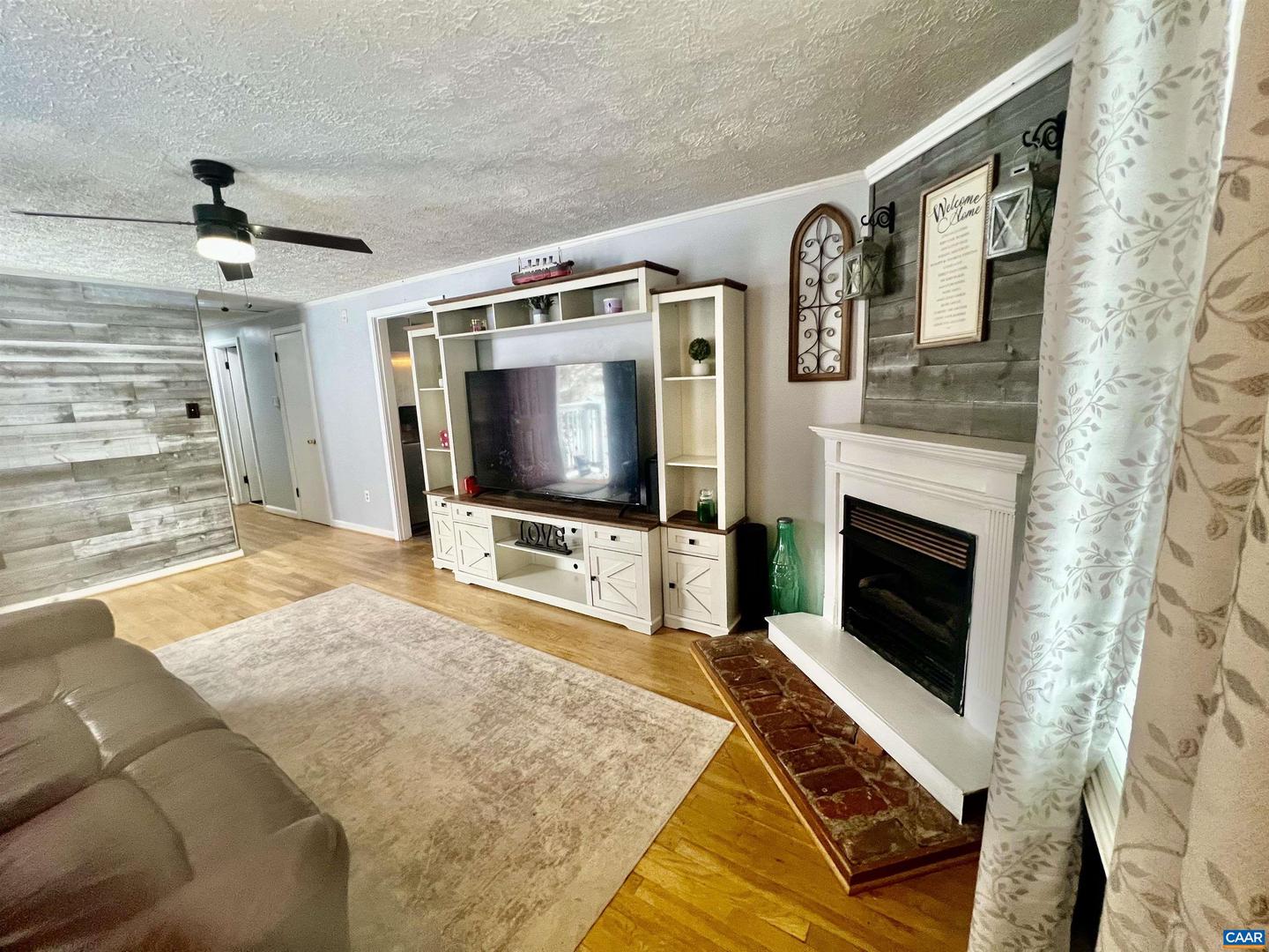 215 HEIGHTS HILL RD, BARBOURSVILLE, Virginia 22923, 3 Bedrooms Bedrooms, ,1 BathroomBathrooms,Residential,For sale,215 HEIGHTS HILL RD,673096 MLS # 673096