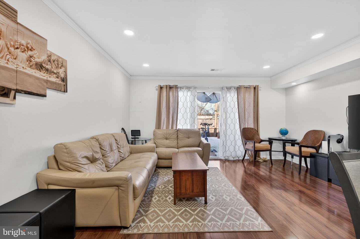 8526 FORRESTER BLVD #890, SPRINGFIELD, Virginia 22152, 2 Bedrooms Bedrooms, 4 Rooms Rooms,1 BathroomBathrooms,Residential,For sale,8526 FORRESTER BLVD #890,VAFX2289732 MLS # VAFX2289732 8526 FORRESTER BLVD #890, SPRINGFIELD, Virginia 22152, 2 Bedrooms Bedrooms, 4 Rooms Rooms,1 BathroomBathrooms,Residential,For sale,8526 FORRESTER BLVD #890,VAFX2289732 MLS # VAFX2289732