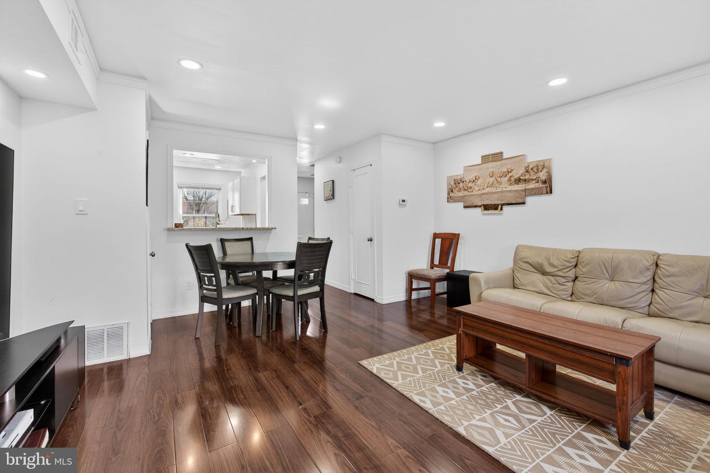 8526 FORRESTER BLVD #890, SPRINGFIELD, Virginia 22152, 2 Bedrooms Bedrooms, 4 Rooms Rooms,1 BathroomBathrooms,Residential,For sale,8526 FORRESTER BLVD #890,VAFX2289732 MLS # VAFX2289732 8526 FORRESTER BLVD #890, SPRINGFIELD, Virginia 22152, 2 Bedrooms Bedrooms, 4 Rooms Rooms,1 BathroomBathrooms,Residential,For sale,8526 FORRESTER BLVD #890,VAFX2289732 MLS # VAFX2289732