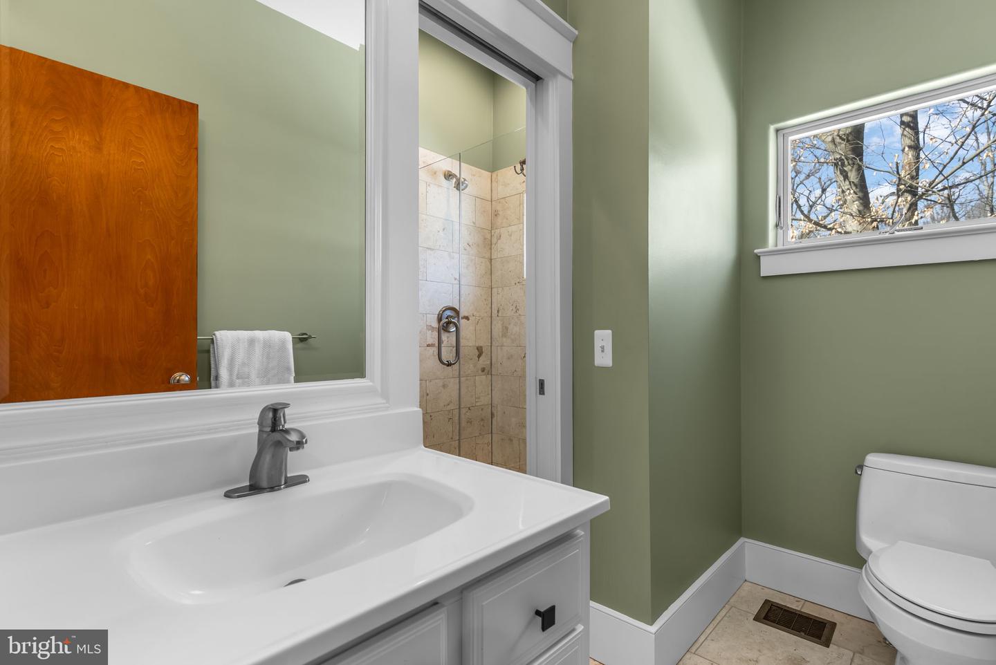 3421 FIDDLERS GRN, FALLS CHURCH, Virginia 22044, 5 Bedrooms Bedrooms, ,3 BathroomsBathrooms,Residential,For sale,3421 FIDDLERS GRN,VAFX2289822 MLS # VAFX2289822