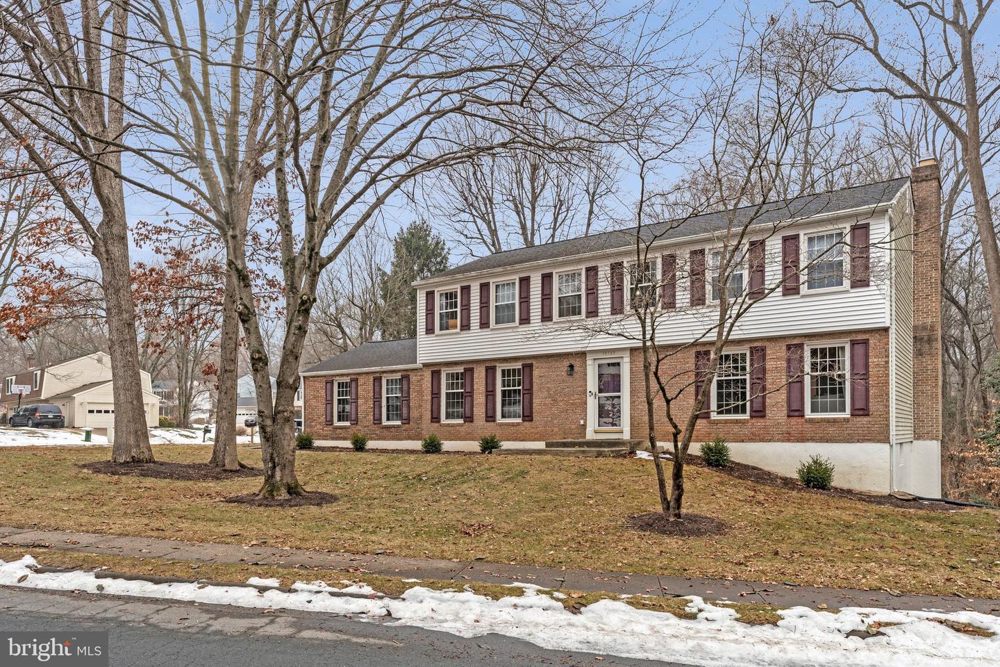 10720 BURR OAK WAY, BURKE, Virginia 22015, 5 Bedrooms Bedrooms, ,2 BathroomsBathrooms,Residential,For sale,10720 BURR OAK WAY,VAFX2289832 MLS # VAFX2289832