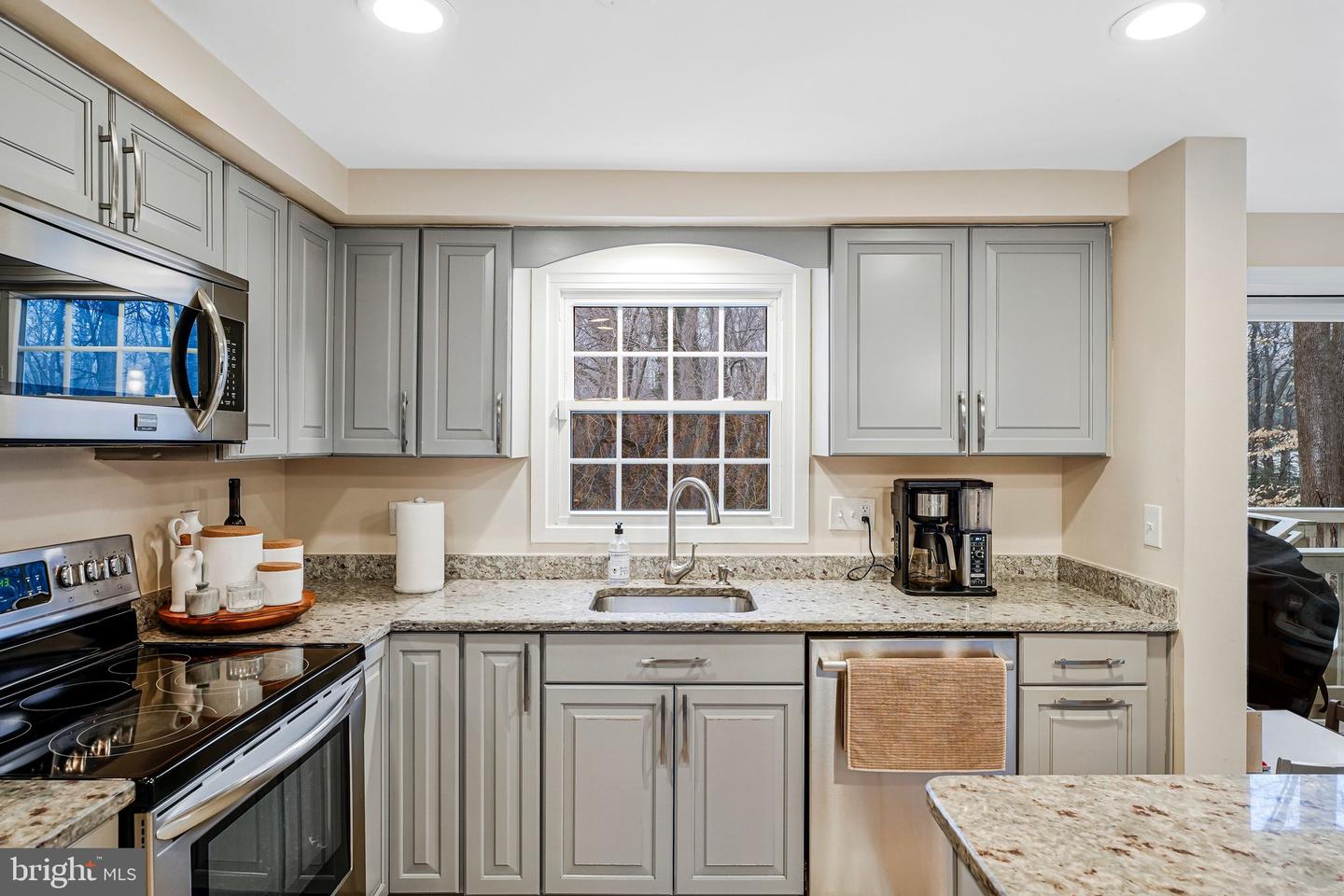 10720 BURR OAK WAY, BURKE, Virginia 22015, 5 Bedrooms Bedrooms, ,2 BathroomsBathrooms,Residential,For sale,10720 BURR OAK WAY,VAFX2289832 MLS # VAFX2289832