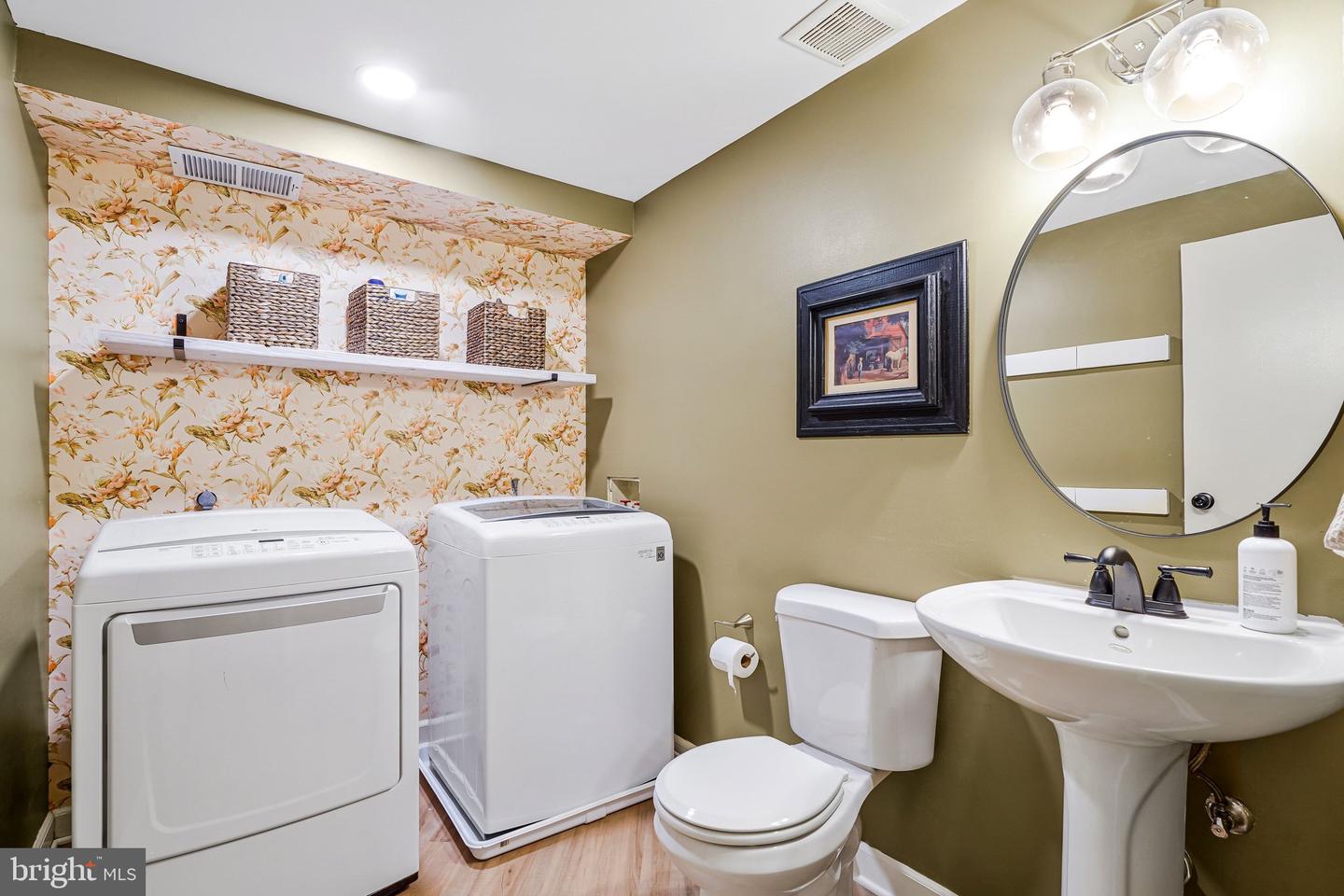 10720 BURR OAK WAY, BURKE, Virginia 22015, 5 Bedrooms Bedrooms, ,2 BathroomsBathrooms,Residential,For sale,10720 BURR OAK WAY,VAFX2289832 MLS # VAFX2289832