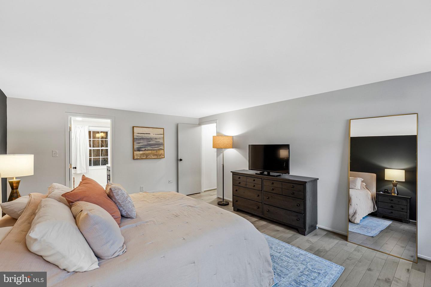 10720 BURR OAK WAY, BURKE, Virginia 22015, 5 Bedrooms Bedrooms, ,2 BathroomsBathrooms,Residential,For sale,10720 BURR OAK WAY,VAFX2289832 MLS # VAFX2289832