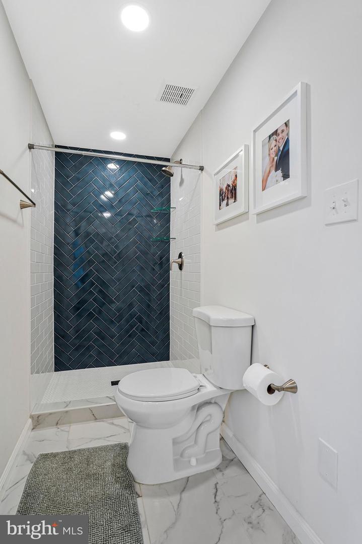 10720 BURR OAK WAY, BURKE, Virginia 22015, 5 Bedrooms Bedrooms, ,2 BathroomsBathrooms,Residential,For sale,10720 BURR OAK WAY,VAFX2289832 MLS # VAFX2289832