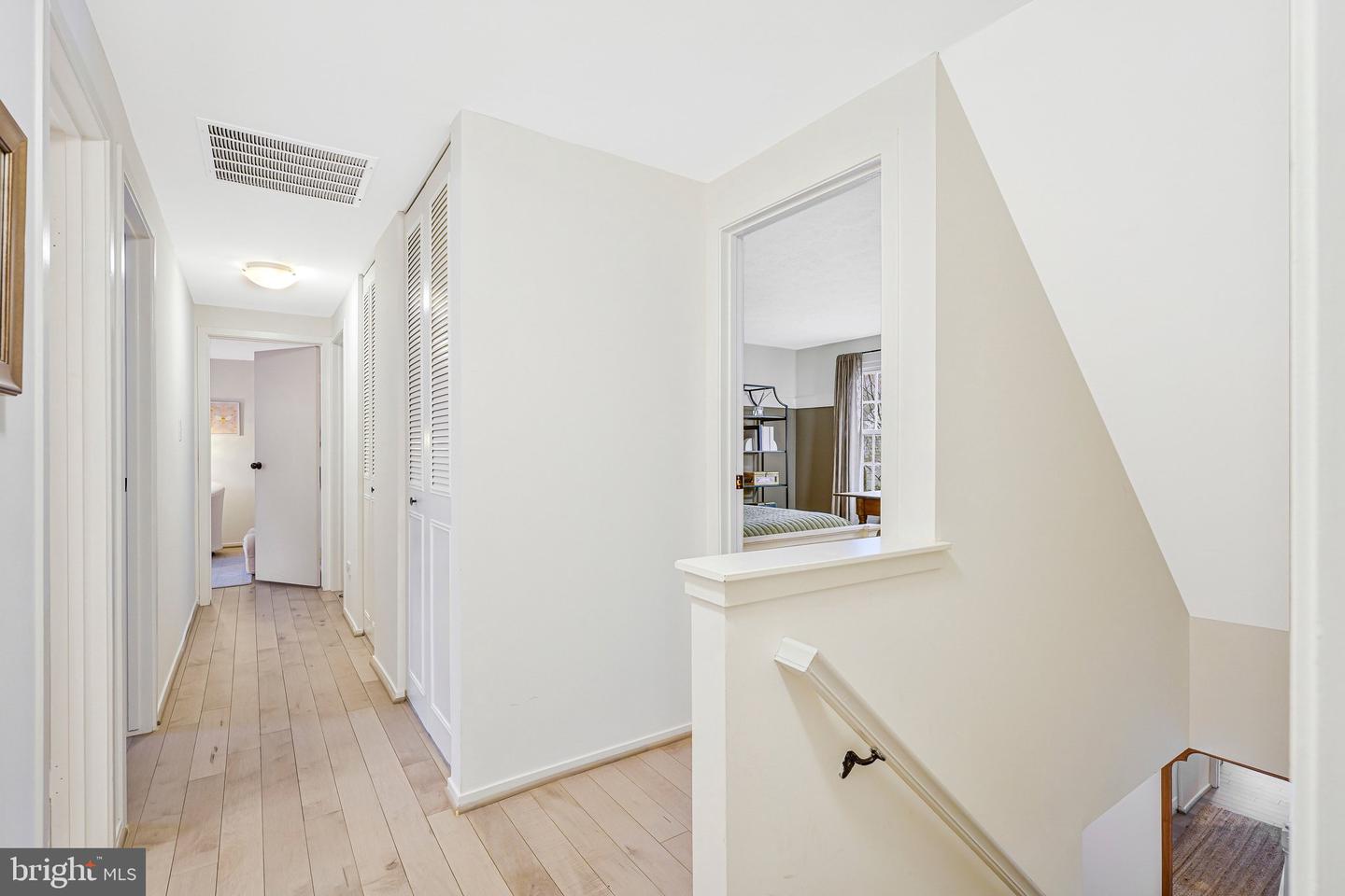 10720 BURR OAK WAY, BURKE, Virginia 22015, 5 Bedrooms Bedrooms, ,2 BathroomsBathrooms,Residential,For sale,10720 BURR OAK WAY,VAFX2289832 MLS # VAFX2289832