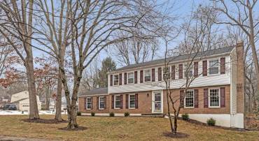 10720 BURR OAK WAY, BURKE, Virginia 22015, 5 Bedrooms Bedrooms, ,2 BathroomsBathrooms,Residential,For sale,10720 BURR OAK WAY,VAFX2289832 MLS # VAFX2289832