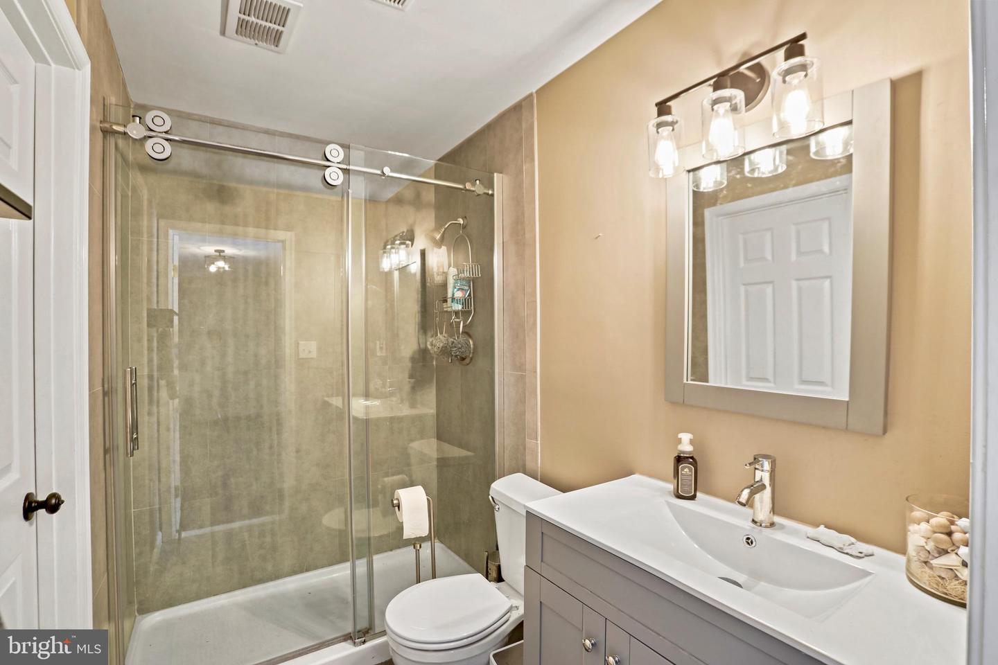 325 BILL BROWER CT, PURCELLVILLE, Virginia 20132, 5 Bedrooms Bedrooms, ,3 BathroomsBathrooms,Residential,For sale,325 BILL BROWER CT,VALO2115542 MLS # VALO2115542