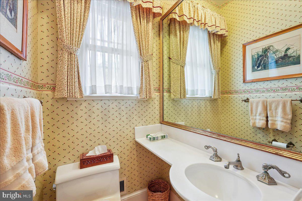 4708 LINNEAN AVE NW, WASHINGTON, District Of Columbia 20008, 4 Bedrooms Bedrooms, ,4 BathroomsBathrooms,Residential,For sale,4708 LINNEAN AVE NW,DCDC2245394 MLS # DCDC2245394