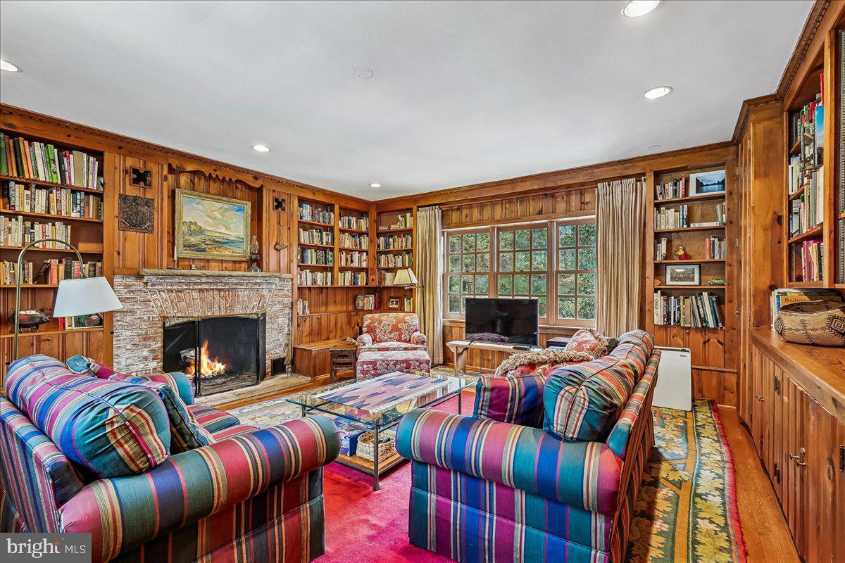 4708 LINNEAN AVE NW, WASHINGTON, District Of Columbia 20008, 4 Bedrooms Bedrooms, ,4 BathroomsBathrooms,Residential,For sale,4708 LINNEAN AVE NW,DCDC2245394 MLS # DCDC2245394