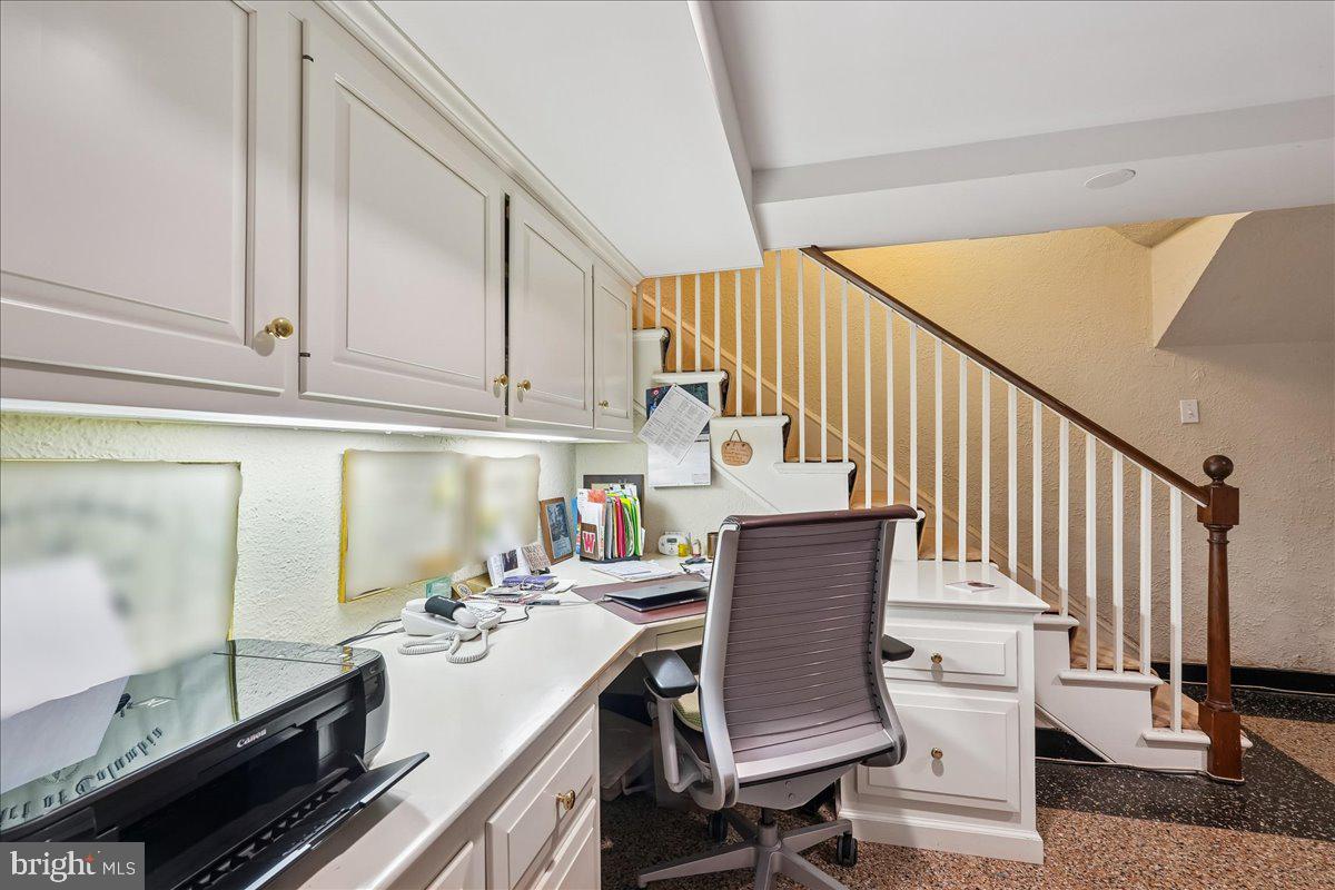 4708 LINNEAN AVE NW, WASHINGTON, District Of Columbia 20008, 4 Bedrooms Bedrooms, ,4 BathroomsBathrooms,Residential,For sale,4708 LINNEAN AVE NW,DCDC2245394 MLS # DCDC2245394