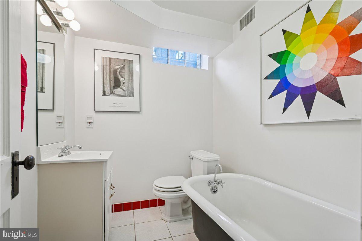 4708 LINNEAN AVE NW, WASHINGTON, District Of Columbia 20008, 4 Bedrooms Bedrooms, ,4 BathroomsBathrooms,Residential,For sale,4708 LINNEAN AVE NW,DCDC2245394 MLS # DCDC2245394