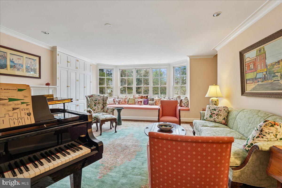 4708 LINNEAN AVE NW, WASHINGTON, District Of Columbia 20008, 4 Bedrooms Bedrooms, ,4 BathroomsBathrooms,Residential,For sale,4708 LINNEAN AVE NW,DCDC2245394 MLS # DCDC2245394