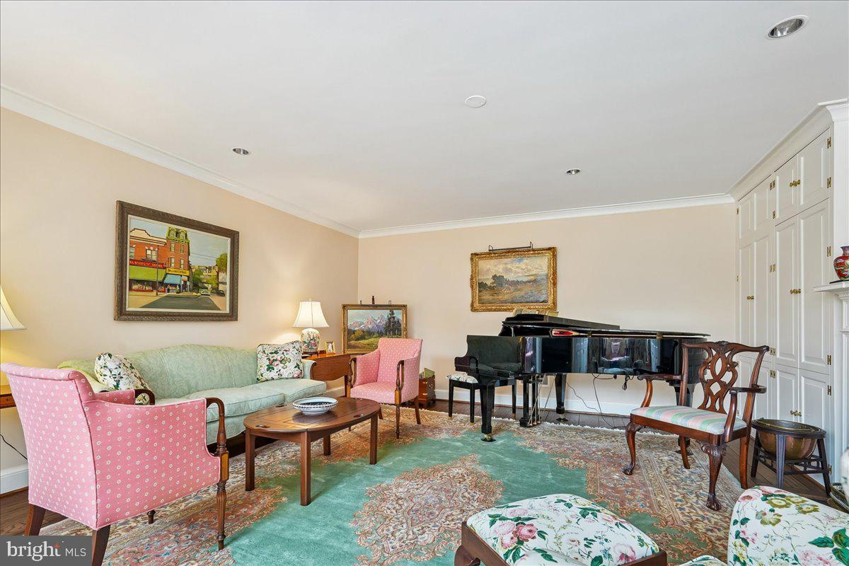 4708 LINNEAN AVE NW, WASHINGTON, District Of Columbia 20008, 4 Bedrooms Bedrooms, ,4 BathroomsBathrooms,Residential,For sale,4708 LINNEAN AVE NW,DCDC2245394 MLS # DCDC2245394