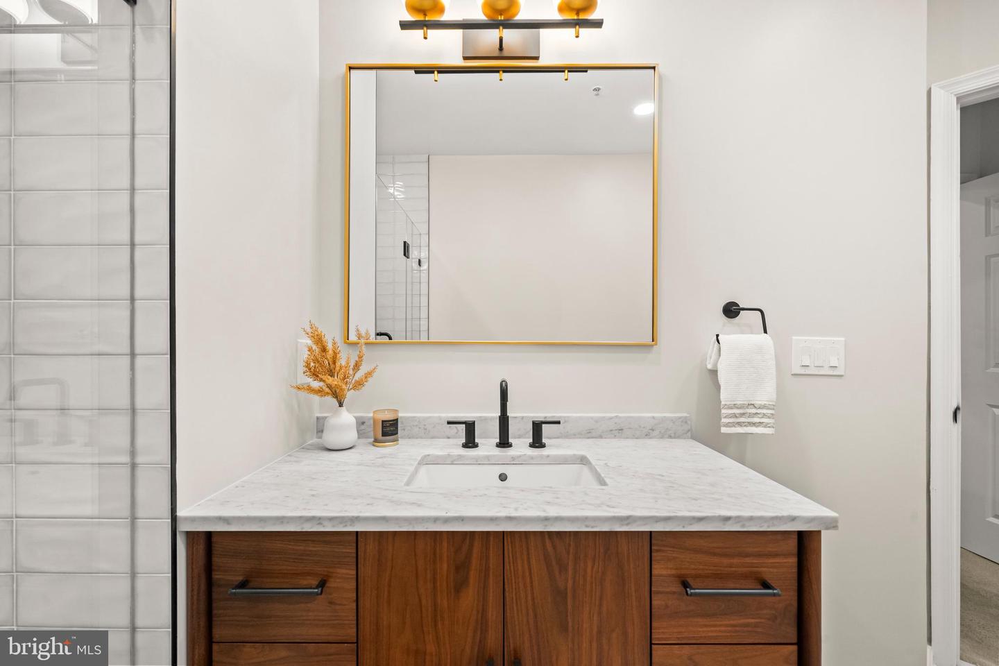 2321 25TH ST S #2-106, ARLINGTON, Virginia 22206, 2 Bedrooms Bedrooms, 6 Rooms Rooms,2 BathroomsBathrooms,Residential,For sale,2321 25TH ST S #2-106,VAAR2068664 MLS # VAAR2068664