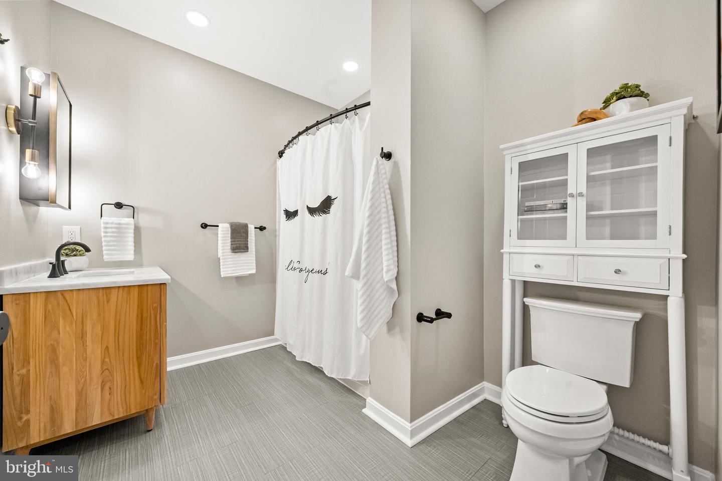 2321 25TH ST S #2-106, ARLINGTON, Virginia 22206, 2 Bedrooms Bedrooms, 6 Rooms Rooms,2 BathroomsBathrooms,Residential,For sale,2321 25TH ST S #2-106,VAAR2068664 MLS # VAAR2068664