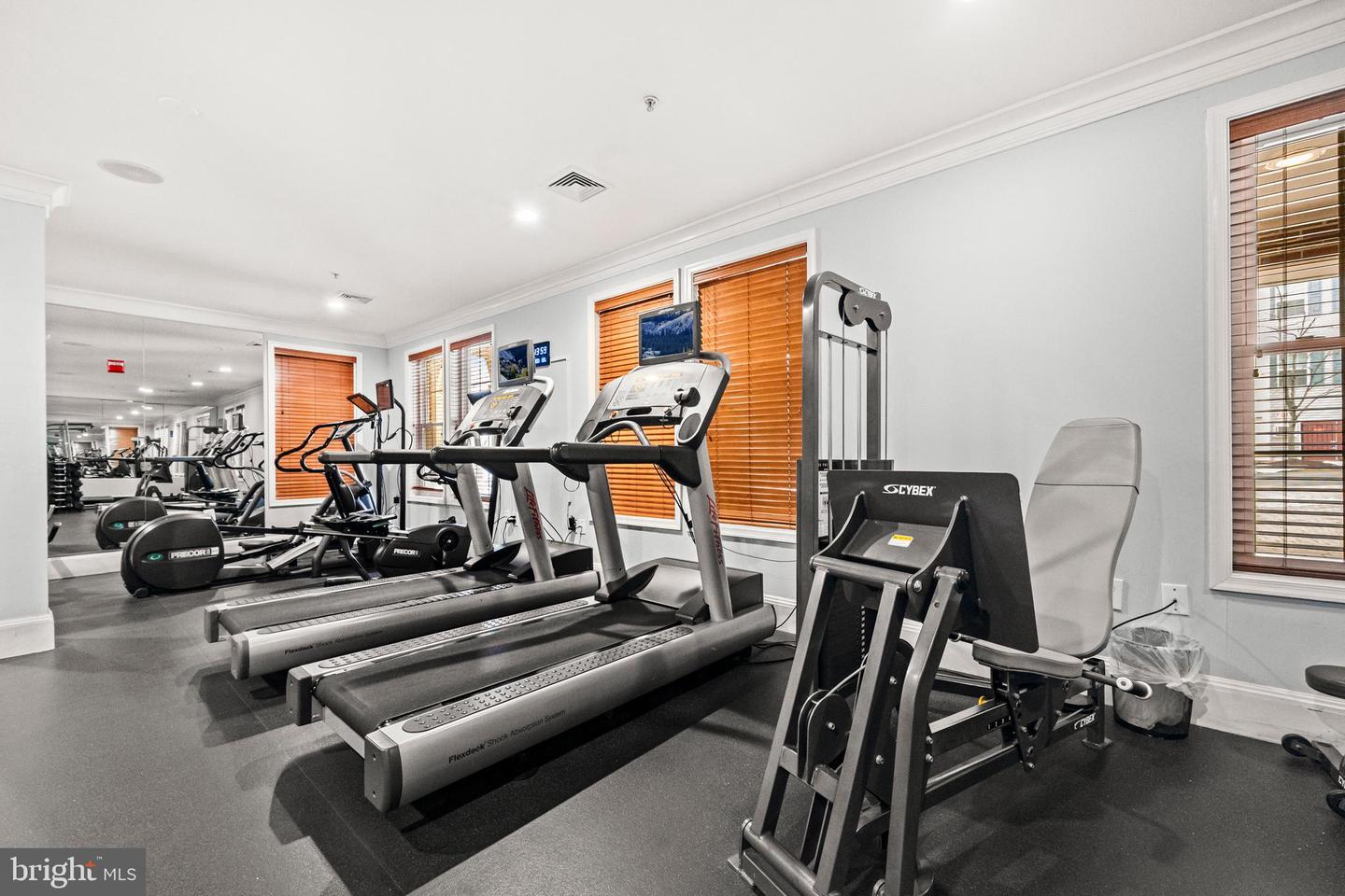 2321 25TH ST S #2-106, ARLINGTON, Virginia 22206, 2 Bedrooms Bedrooms, 6 Rooms Rooms,2 BathroomsBathrooms,Residential,For sale,2321 25TH ST S #2-106,VAAR2068664 MLS # VAAR2068664