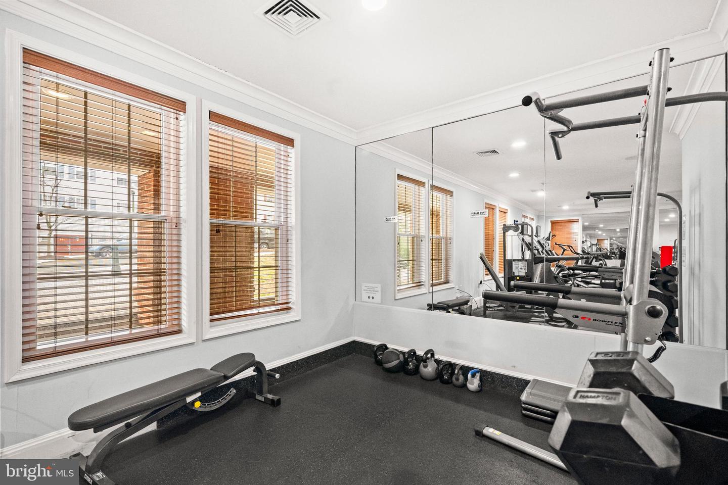 2321 25TH ST S #2-106, ARLINGTON, Virginia 22206, 2 Bedrooms Bedrooms, 6 Rooms Rooms,2 BathroomsBathrooms,Residential,For sale,2321 25TH ST S #2-106,VAAR2068664 MLS # VAAR2068664