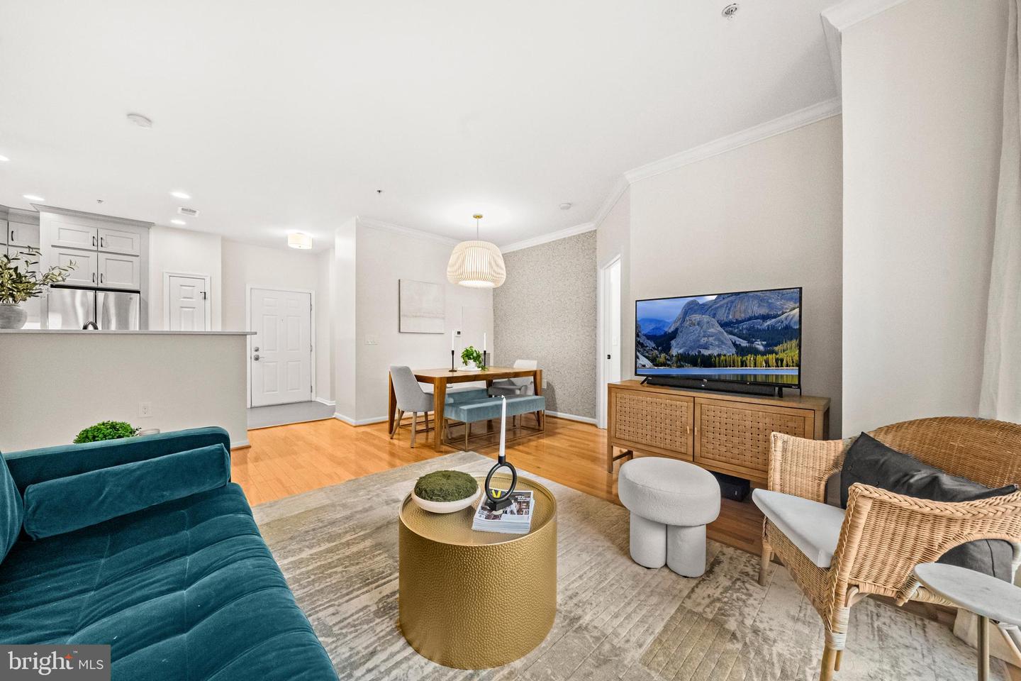 2321 25TH ST S #2-106, ARLINGTON, Virginia 22206, 2 Bedrooms Bedrooms, 6 Rooms Rooms,2 BathroomsBathrooms,Residential,For sale,2321 25TH ST S #2-106,VAAR2068664 MLS # VAAR2068664