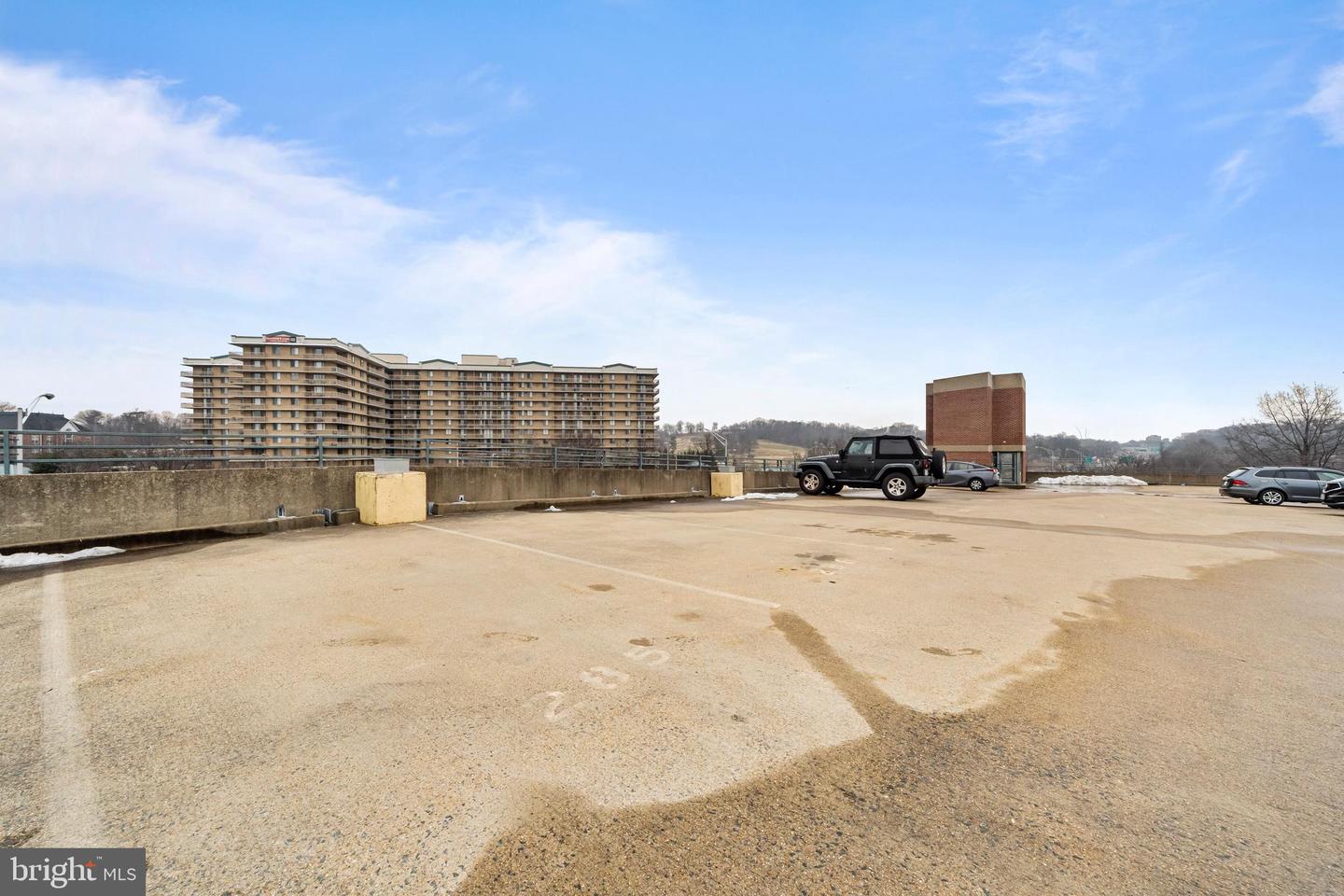 2321 25TH ST S #2-106, ARLINGTON, Virginia 22206, 2 Bedrooms Bedrooms, 6 Rooms Rooms,2 BathroomsBathrooms,Residential,For sale,2321 25TH ST S #2-106,VAAR2068664 MLS # VAAR2068664