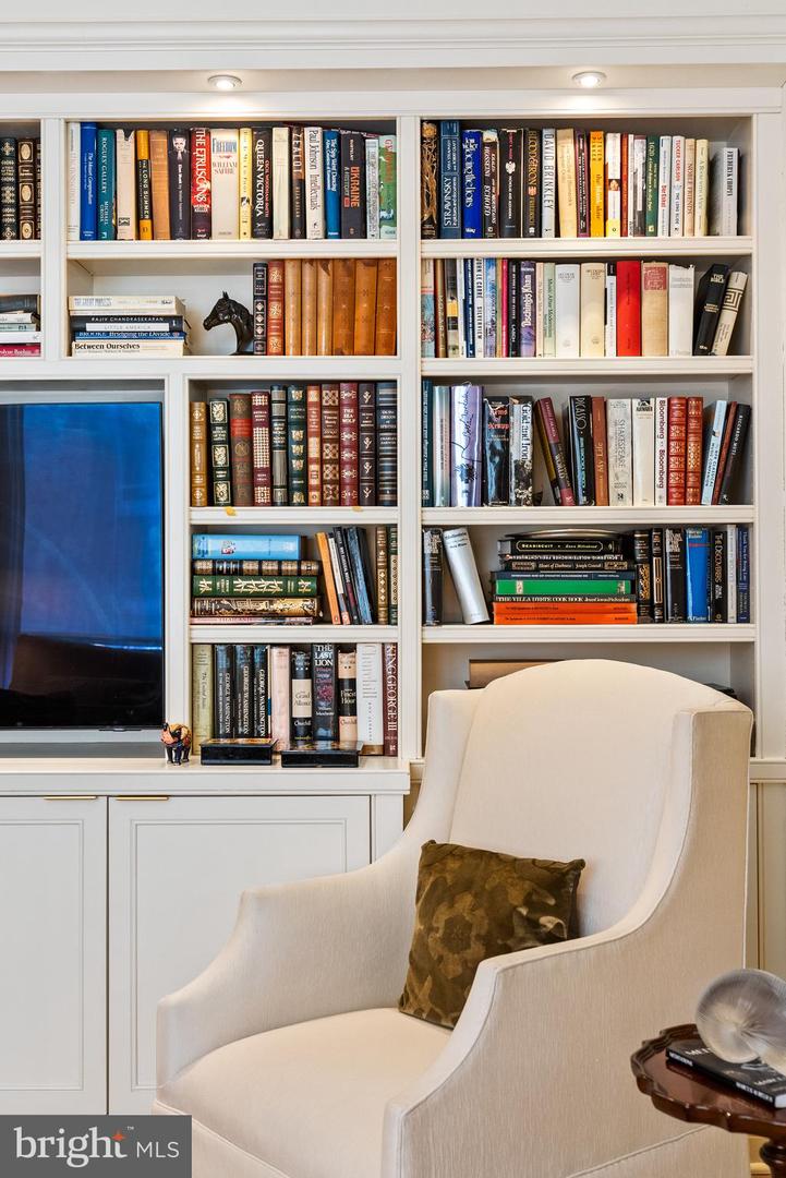 1155 23RD ST NW #7G, WASHINGTON, District Of Columbia 20037, 2 Bedrooms Bedrooms, ,3 BathroomsBathrooms,Residential,For sale,1155 23RD ST NW #7G,DCDC2245466 MLS # DCDC2245466