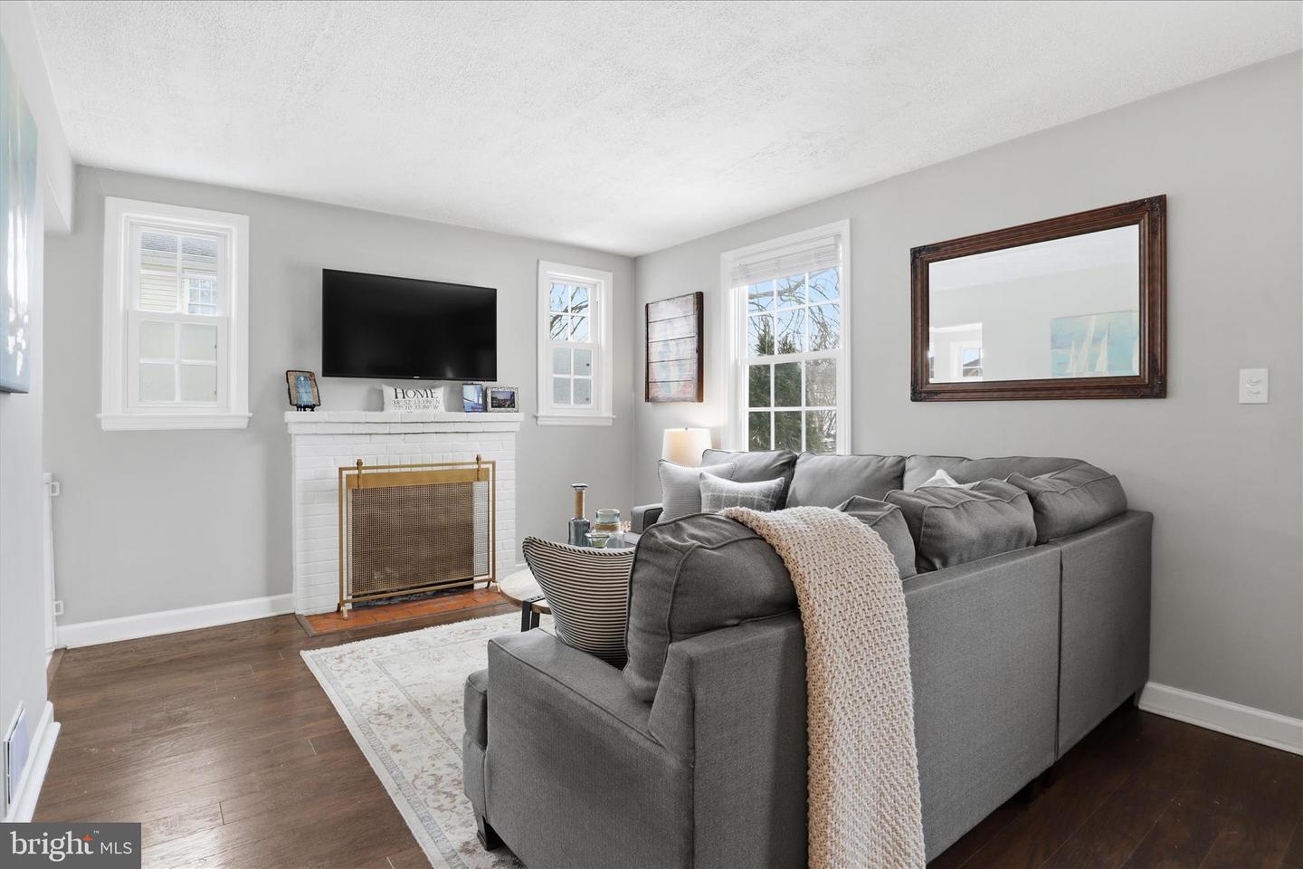 6711 FARRAGUT AVE, FALLS CHURCH, Virginia 22042, 3 Bedrooms Bedrooms, ,2 BathroomsBathrooms,Residential,For sale,6711 FARRAGUT AVE,VAFX2290140 MLS # VAFX2290140