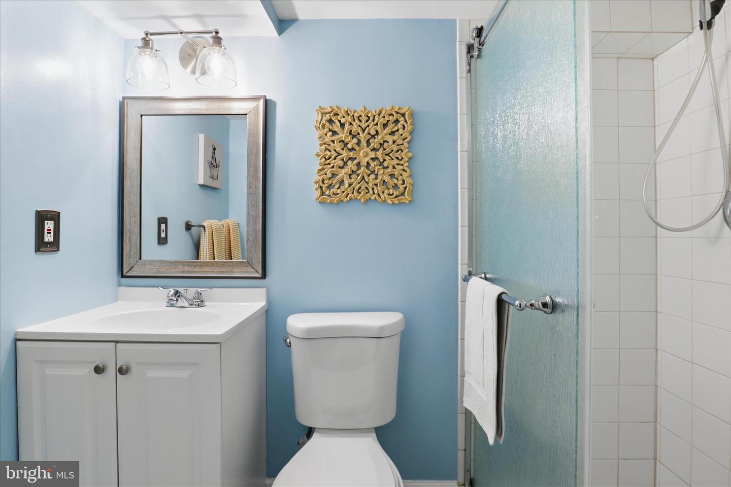 6711 FARRAGUT AVE, FALLS CHURCH, Virginia 22042, 3 Bedrooms Bedrooms, ,2 BathroomsBathrooms,Residential,For sale,6711 FARRAGUT AVE,VAFX2290140 MLS # VAFX2290140