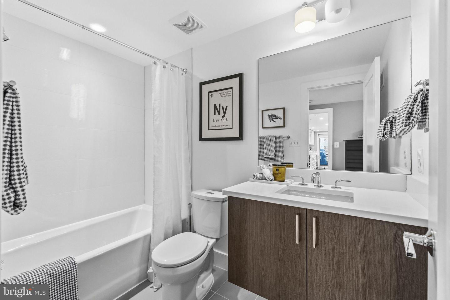 2012 NW KALORAMA RD NW #8, WASHINGTON, District Of Columbia 20009, 3 Bedrooms Bedrooms, ,3 BathroomsBathrooms,Residential,For sale,2012 NW KALORAMA RD NW #8,DCDC2245470 MLS # DCDC2245470