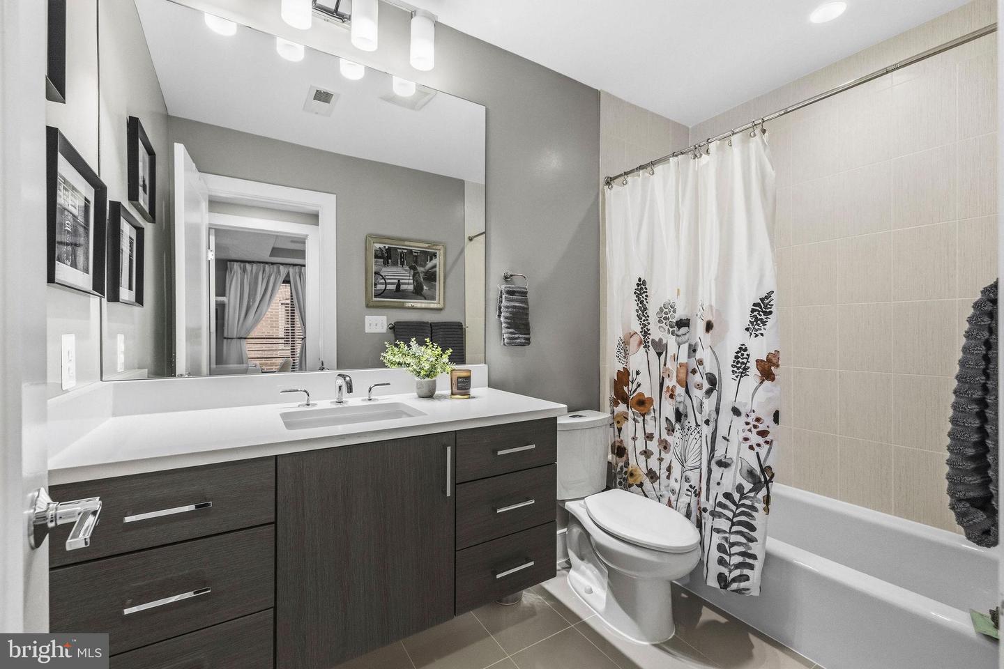 2012 NW KALORAMA RD NW #8, WASHINGTON, District Of Columbia 20009, 3 Bedrooms Bedrooms, ,3 BathroomsBathrooms,Residential,For sale,2012 NW KALORAMA RD NW #8,DCDC2245470 MLS # DCDC2245470