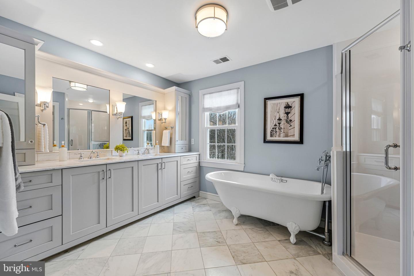 10500 MOUNT SUNAPEE RD., VIENNA, Virginia 22182, 6 Bedrooms Bedrooms, ,4 BathroomsBathrooms,Residential,For sale,10500 MOUNT SUNAPEE RD.,VAFX2290146 MLS # VAFX2290146