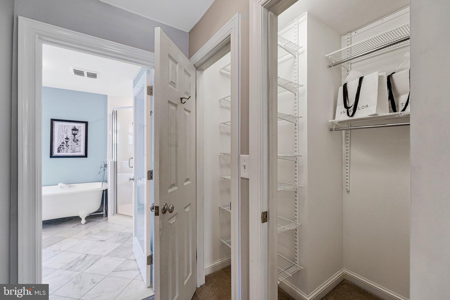 10500 MOUNT SUNAPEE RD., VIENNA, Virginia 22182, 6 Bedrooms Bedrooms, ,4 BathroomsBathrooms,Residential,For sale,10500 MOUNT SUNAPEE RD.,VAFX2290146 MLS # VAFX2290146