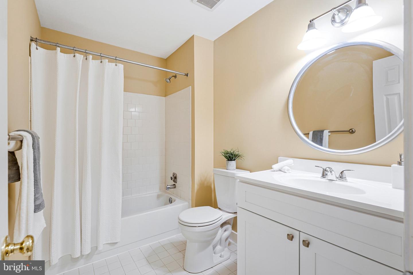 10500 MOUNT SUNAPEE RD., VIENNA, Virginia 22182, 6 Bedrooms Bedrooms, ,4 BathroomsBathrooms,Residential,For sale,10500 MOUNT SUNAPEE RD.,VAFX2290146 MLS # VAFX2290146