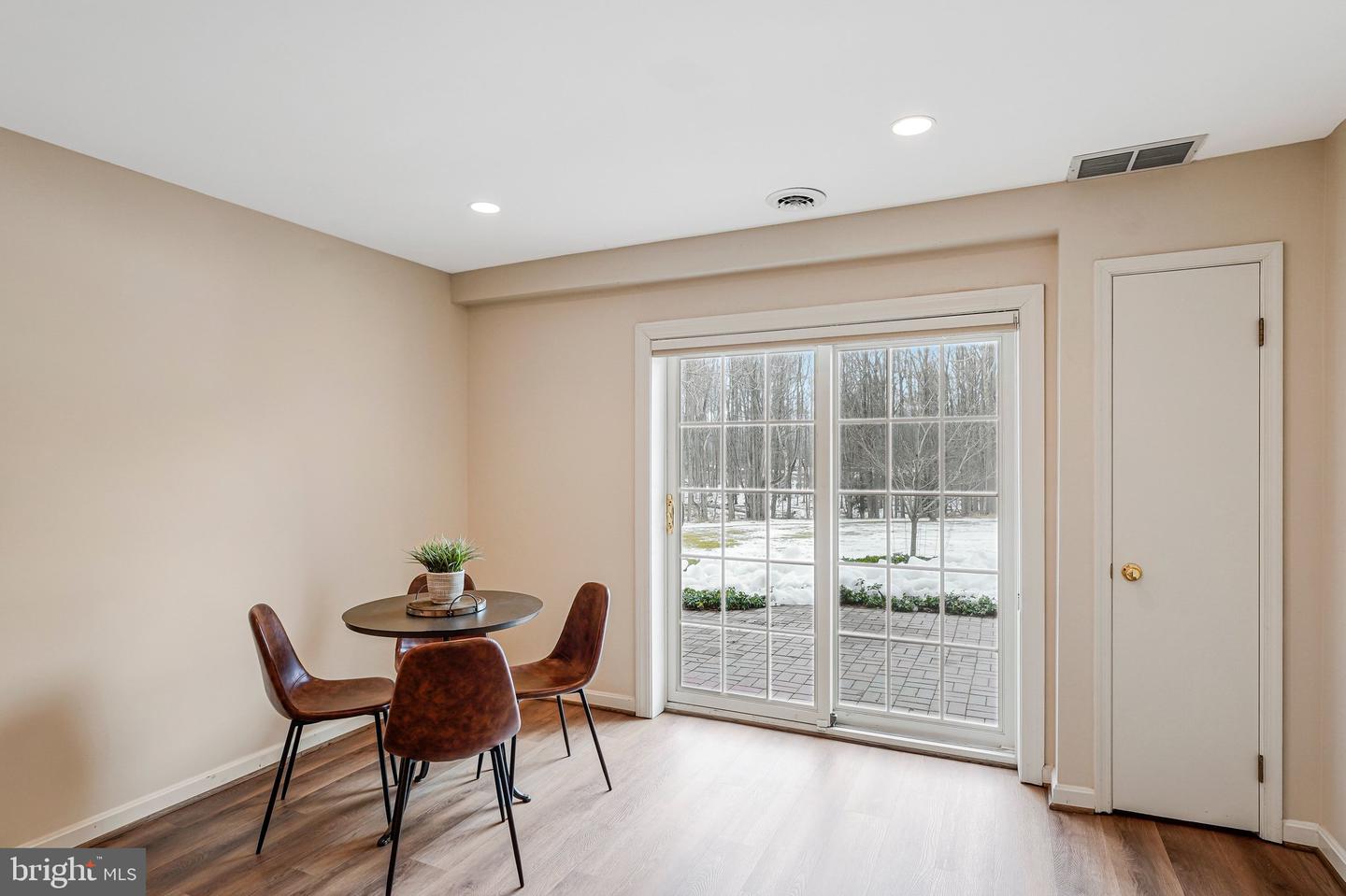 10500 MOUNT SUNAPEE RD., VIENNA, Virginia 22182, 6 Bedrooms Bedrooms, ,4 BathroomsBathrooms,Residential,For sale,10500 MOUNT SUNAPEE RD.,VAFX2290146 MLS # VAFX2290146