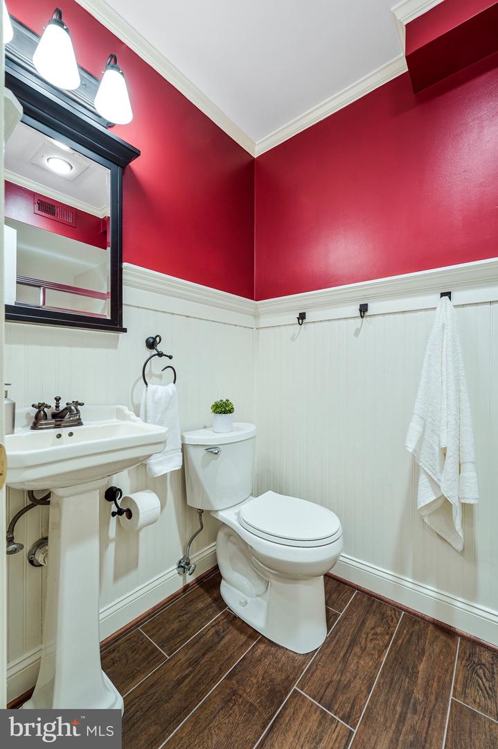 10500 MOUNT SUNAPEE RD., VIENNA, Virginia 22182, 6 Bedrooms Bedrooms, ,4 BathroomsBathrooms,Residential,For sale,10500 MOUNT SUNAPEE RD.,VAFX2290146 MLS # VAFX2290146