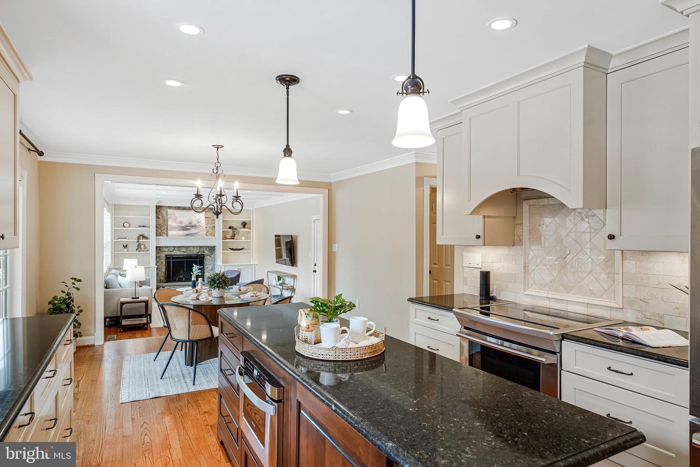 10500 MOUNT SUNAPEE RD., VIENNA, Virginia 22182, 6 Bedrooms Bedrooms, ,4 BathroomsBathrooms,Residential,For sale,10500 MOUNT SUNAPEE RD.,VAFX2290146 MLS # VAFX2290146