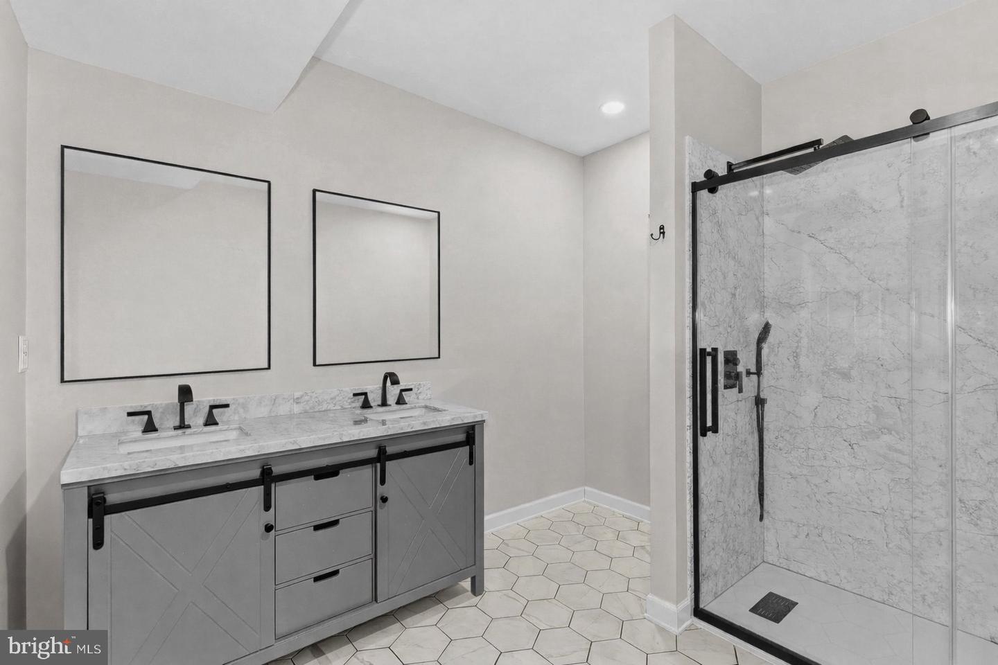 16655 MACNAUGHTON CT, PURCELLVILLE, Virginia 20132, 6 Bedrooms Bedrooms, ,5 BathroomsBathrooms,Residential,For sale,16655 MACNAUGHTON CT,VALO2115618 MLS # VALO2115618