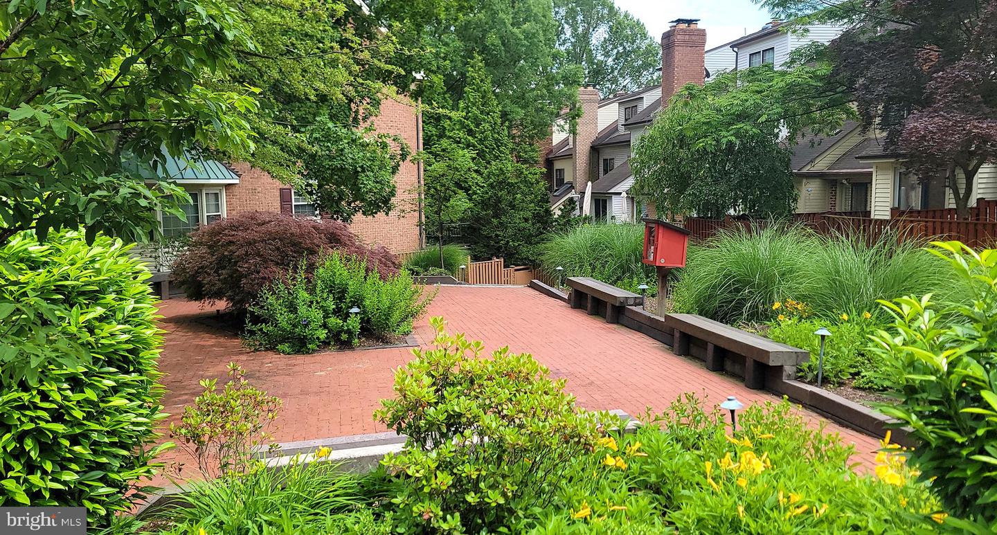 5203 COTTINGHAM PL, ALEXANDRIA, Virginia 22304, 3 Bedrooms Bedrooms, ,3 BathroomsBathrooms,Residential,For sale,5203 COTTINGHAM PL,VAFX2290208 MLS # VAFX2290208