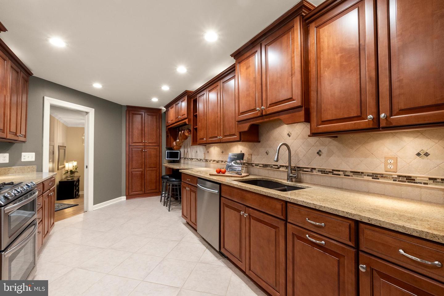 5203 COTTINGHAM PL, ALEXANDRIA, Virginia 22304, 3 Bedrooms Bedrooms, ,3 BathroomsBathrooms,Residential,For sale,5203 COTTINGHAM PL,VAFX2290208 MLS # VAFX2290208