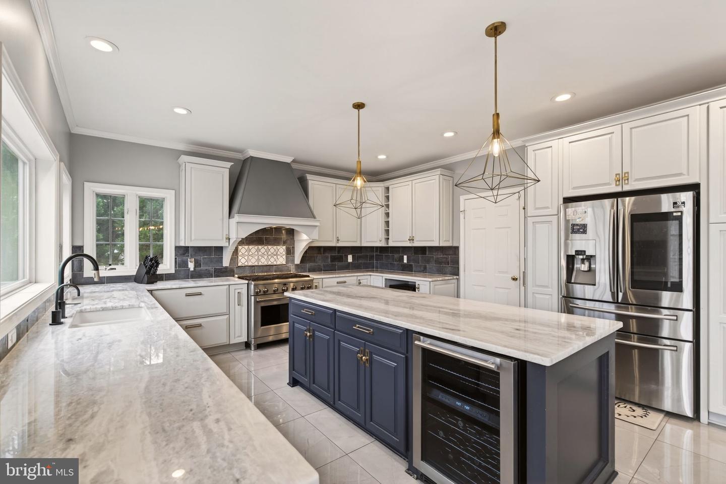 8020 POHICK RD, SPRINGFIELD, Virginia 22153, 6 Bedrooms Bedrooms, ,5 BathroomsBathrooms,Residential,For sale,8020 POHICK RD,VAFX2290294 MLS # VAFX2290294