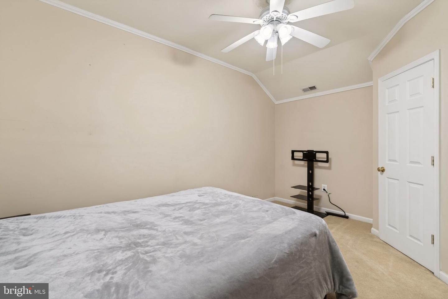 8020 POHICK RD, SPRINGFIELD, Virginia 22153, 6 Bedrooms Bedrooms, ,5 BathroomsBathrooms,Residential,For sale,8020 POHICK RD,VAFX2290294 MLS # VAFX2290294