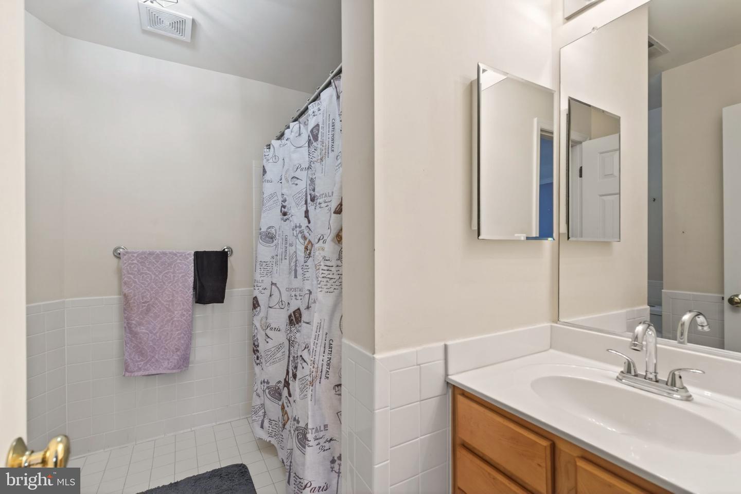 8020 POHICK RD, SPRINGFIELD, Virginia 22153, 6 Bedrooms Bedrooms, ,5 BathroomsBathrooms,Residential,For sale,8020 POHICK RD,VAFX2290294 MLS # VAFX2290294