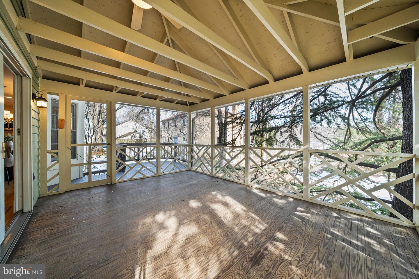 8311 CHAPEL LAKE CT, ANNANDALE, Virginia 22003, 5 Bedrooms Bedrooms, ,3 BathroomsBathrooms,Residential,For sale,8311 CHAPEL LAKE CT,VAFX2290376 MLS # VAFX2290376