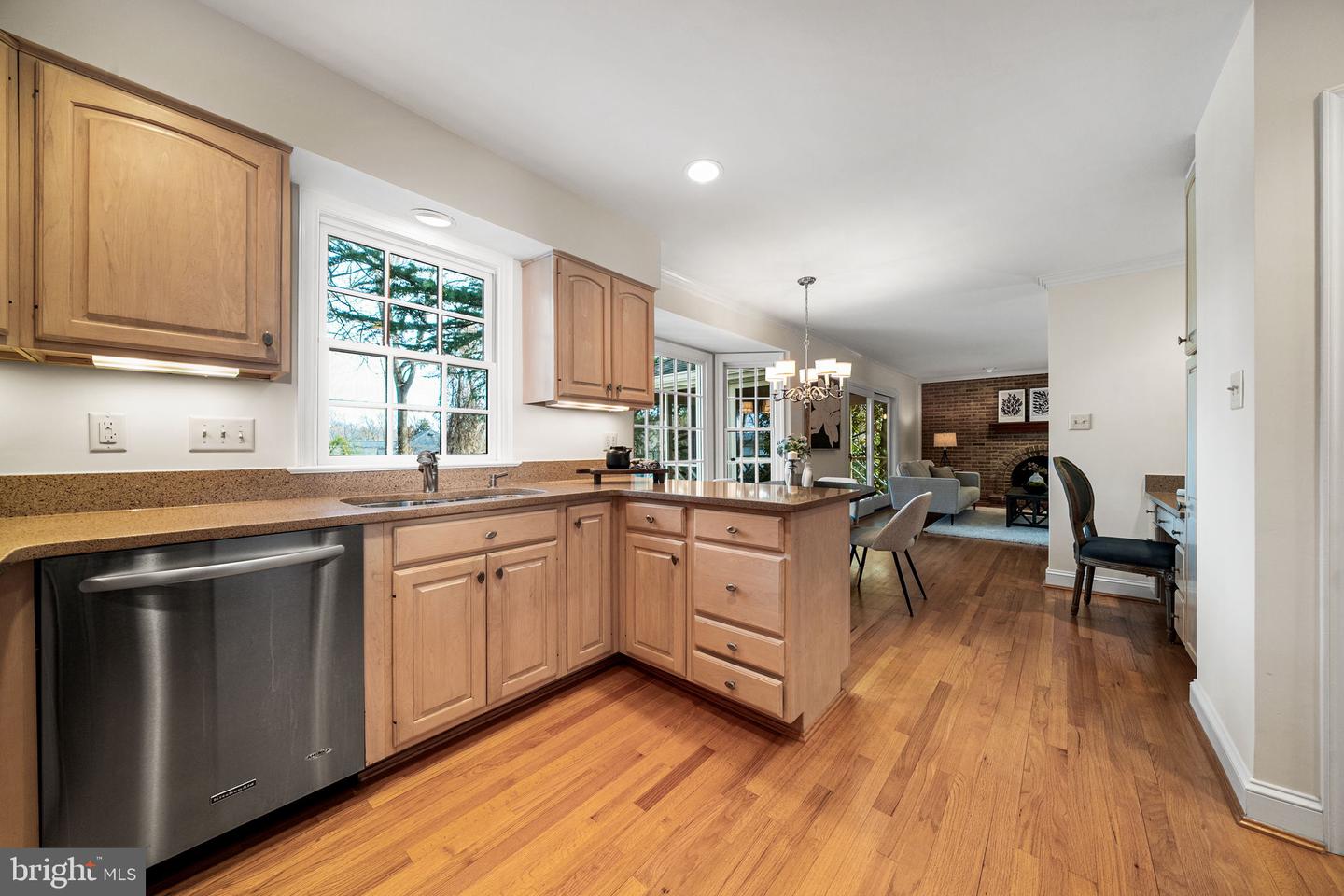 8311 CHAPEL LAKE CT, ANNANDALE, Virginia 22003, 5 Bedrooms Bedrooms, ,3 BathroomsBathrooms,Residential,For sale,8311 CHAPEL LAKE CT,VAFX2290376 MLS # VAFX2290376