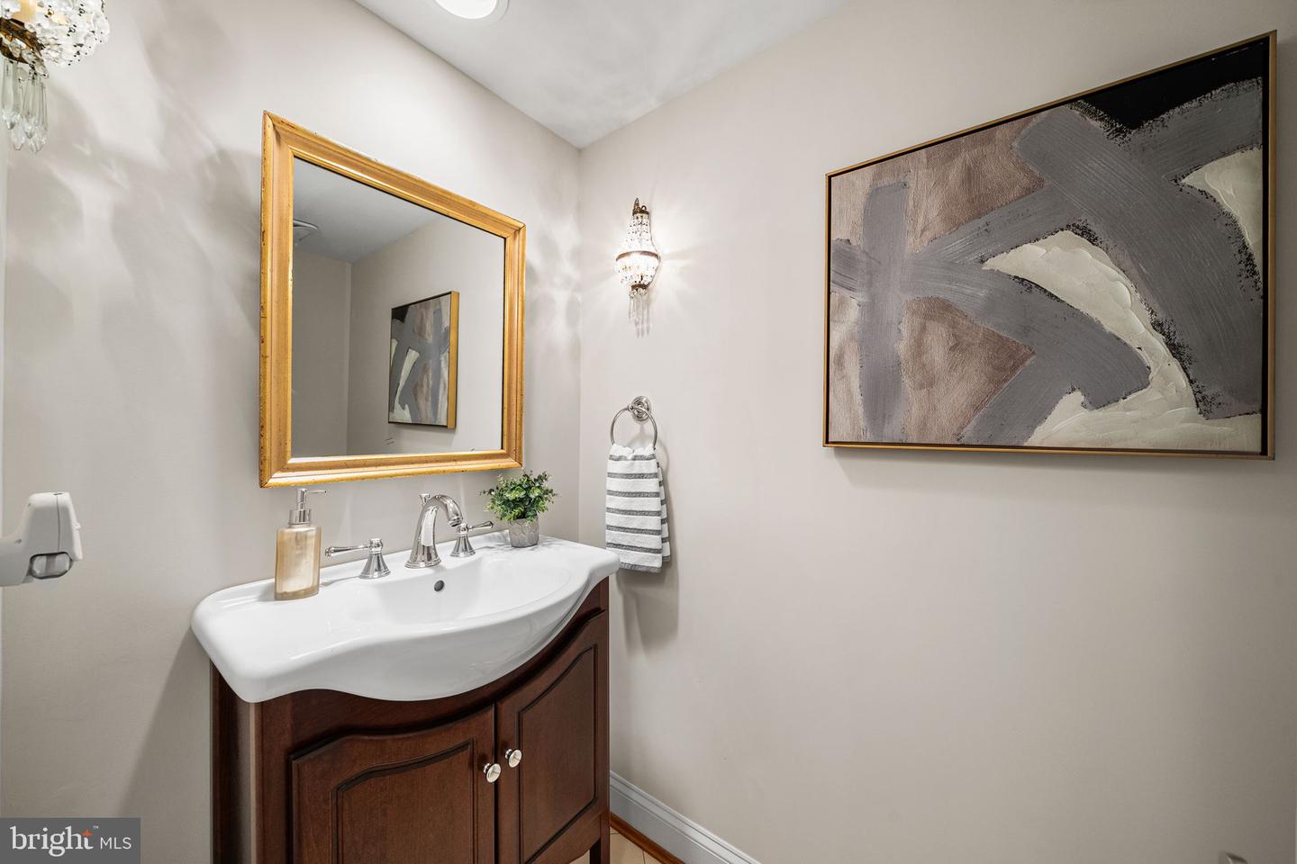 8311 CHAPEL LAKE CT, ANNANDALE, Virginia 22003, 5 Bedrooms Bedrooms, ,3 BathroomsBathrooms,Residential,For sale,8311 CHAPEL LAKE CT,VAFX2290376 MLS # VAFX2290376