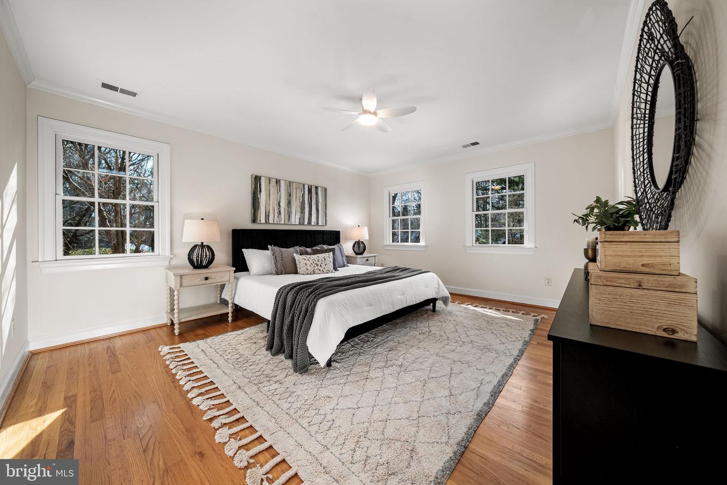 8311 CHAPEL LAKE CT, ANNANDALE, Virginia 22003, 5 Bedrooms Bedrooms, ,3 BathroomsBathrooms,Residential,For sale,8311 CHAPEL LAKE CT,VAFX2290376 MLS # VAFX2290376