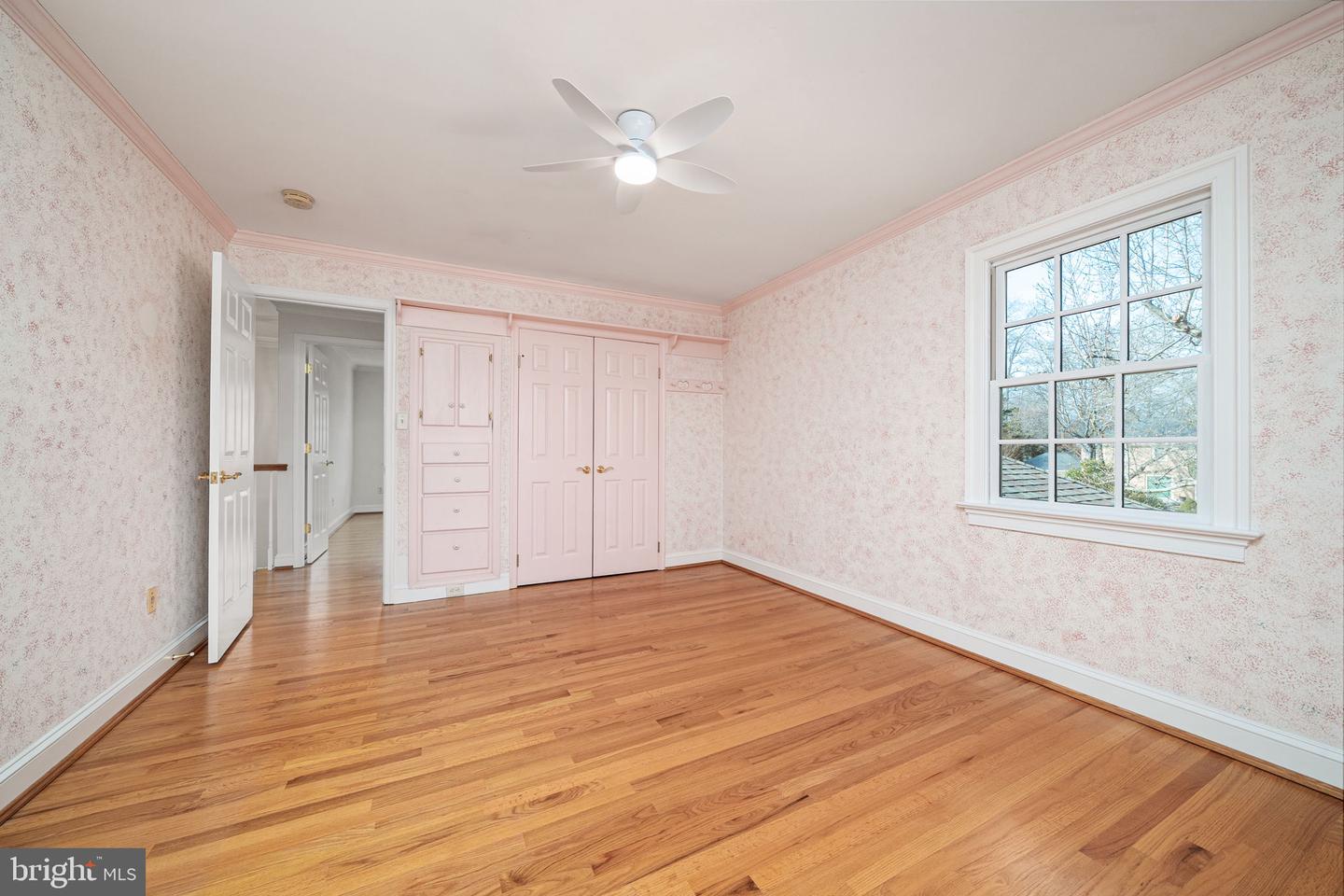 8311 CHAPEL LAKE CT, ANNANDALE, Virginia 22003, 5 Bedrooms Bedrooms, ,3 BathroomsBathrooms,Residential,For sale,8311 CHAPEL LAKE CT,VAFX2290376 MLS # VAFX2290376